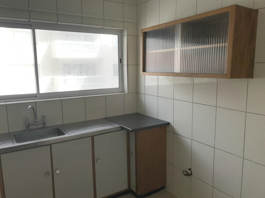 To Let 1 Bedroom Property for Rent in Sea Point Western Cape